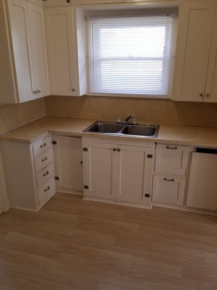 3247 Adams Ave - Photo 2 of 9