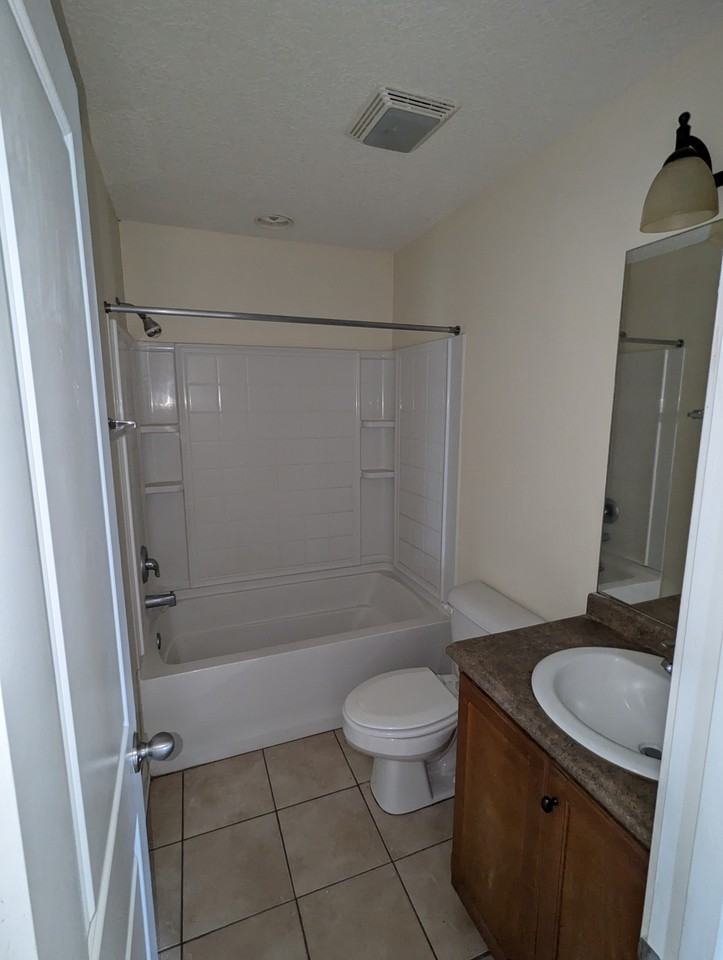 202 Augusta Way - Photo 3 of 9