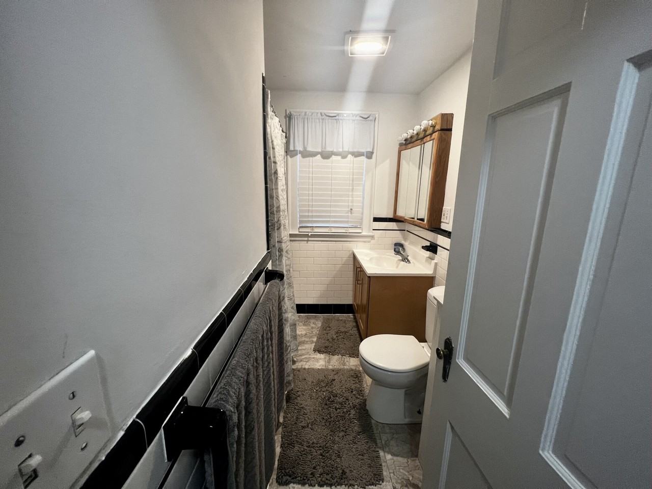 17 Zeller St #1 - Photo 2 of 9
