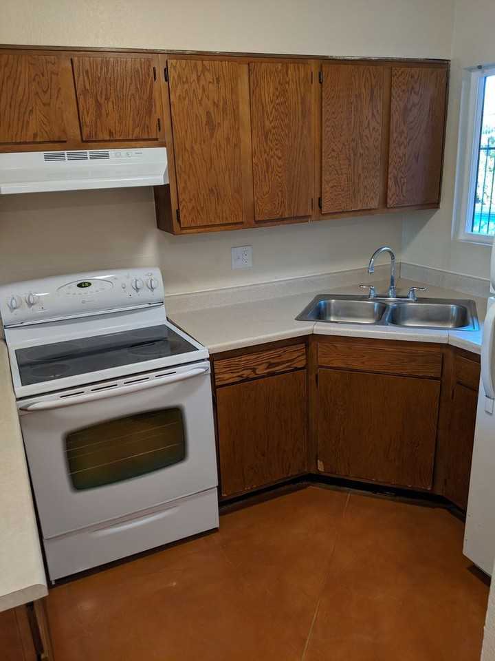 pm0697 - Photo 2 of 13