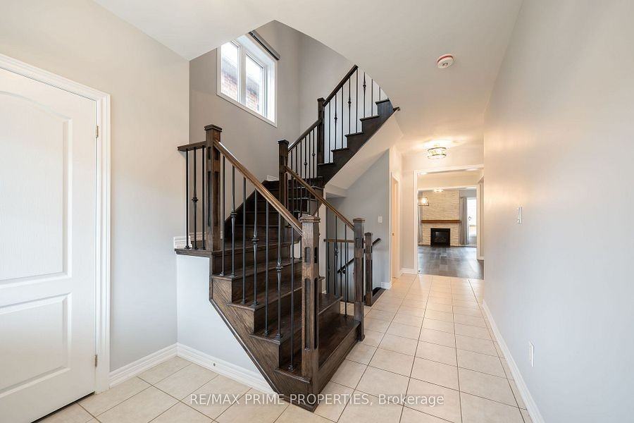 51 Frederick Taylor Way - Photo 3 of 17