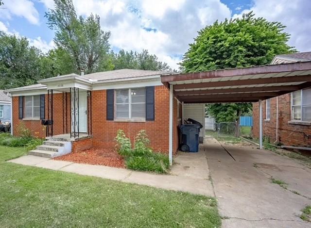 4228 Northwest 15th Street - Photo 2 of 14