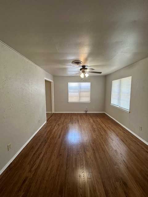 4228 Northwest 15th Street - Photo 5 of 14