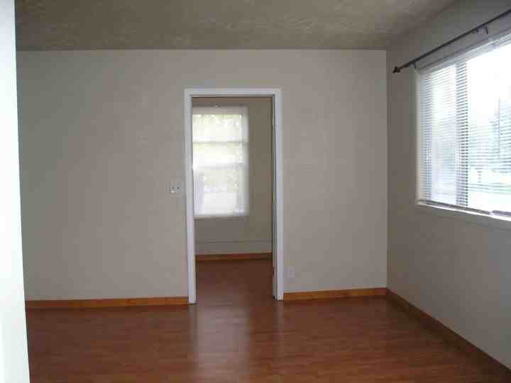 1727 8th Ave N #2 - Photo 3 of 8
