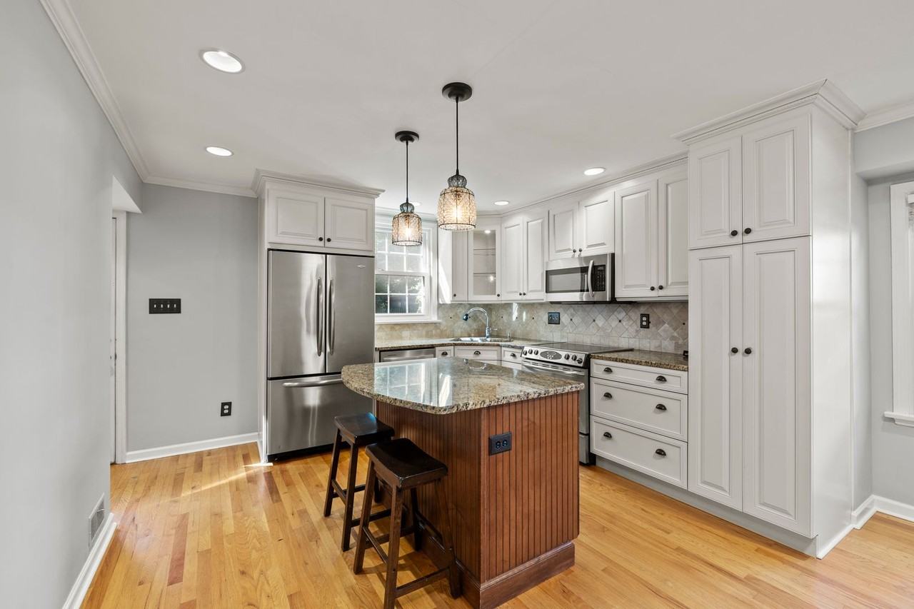 181 Amazon Pl - Photo 6 of 38