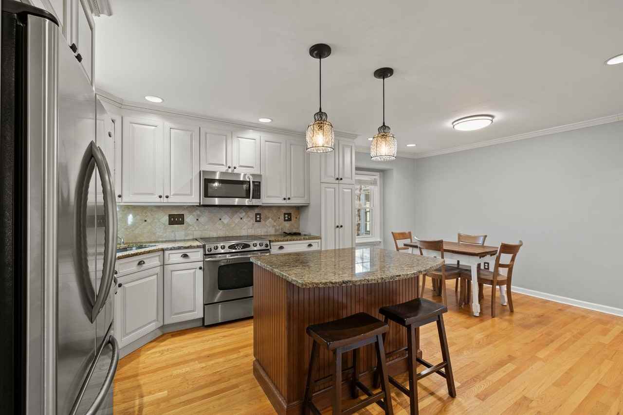 181 Amazon Pl - Photo 7 of 38