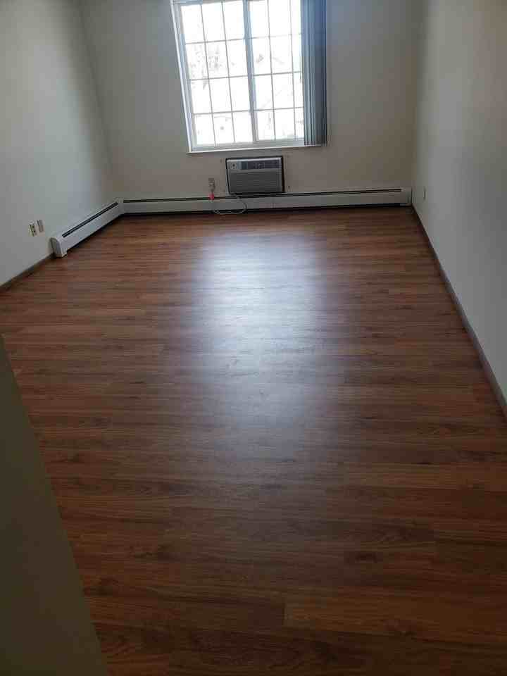 Manitowoc Apartments - Photo 2 of 22