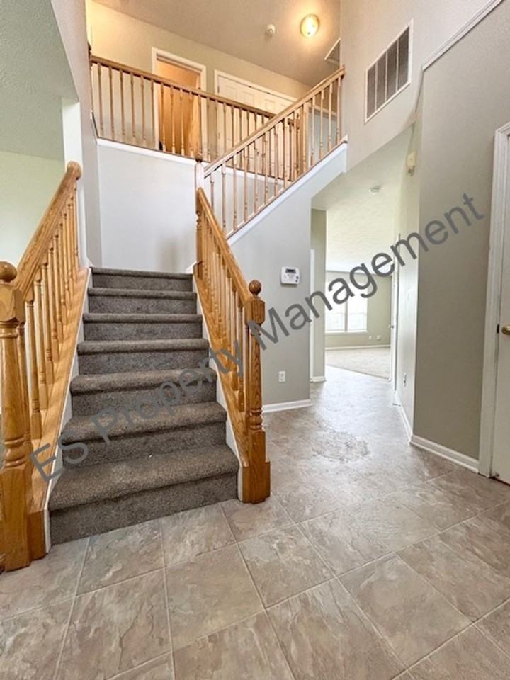 6647 Crestwell Ln - Photo 3 of 22