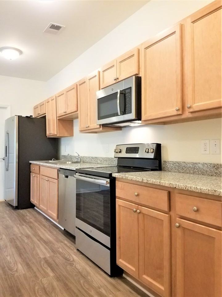 Academy Apartments - Photo 6 of 17