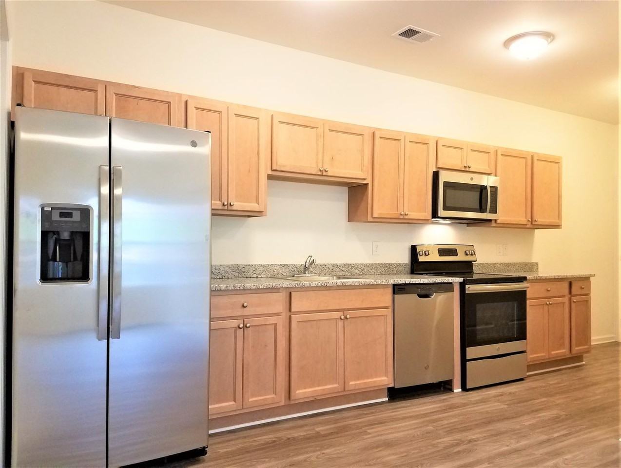 Academy Apartments - Photo 4 of 17