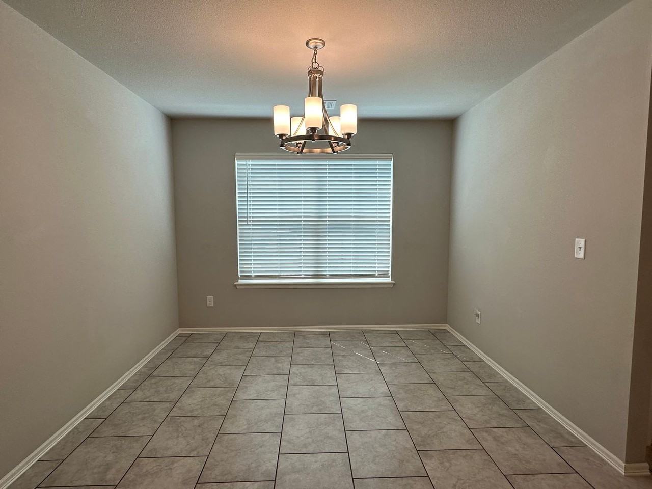 13441 S 72 Ave E - Photo 3 of 24