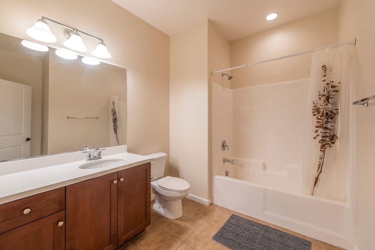 2303 Jefferson St - Photo 6 of 50