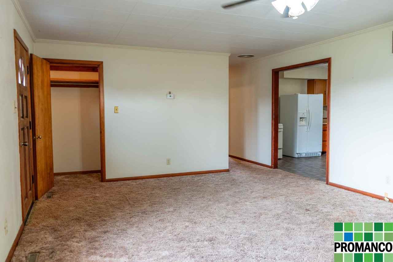 51 Berry Ln - Photo 3 of 12