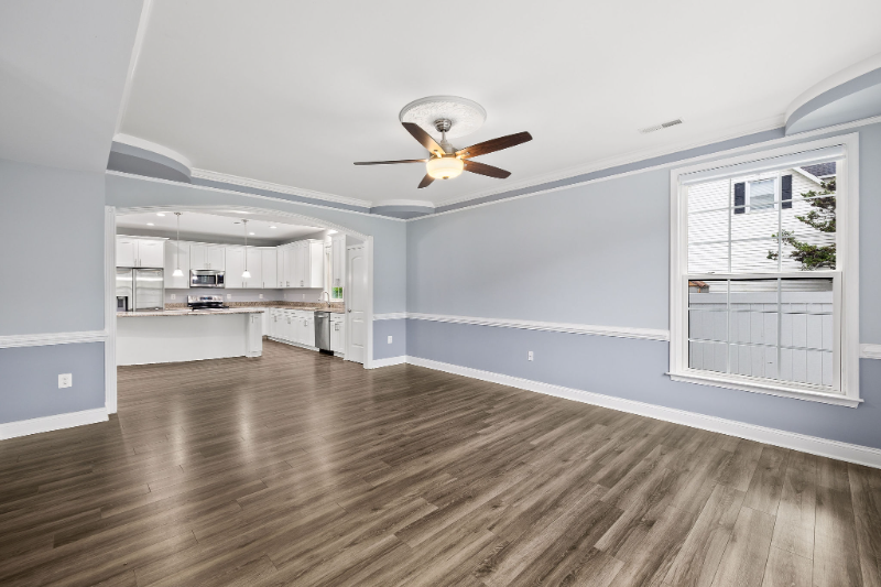 8415 Yorkshire Ln - Photo 3 of 18