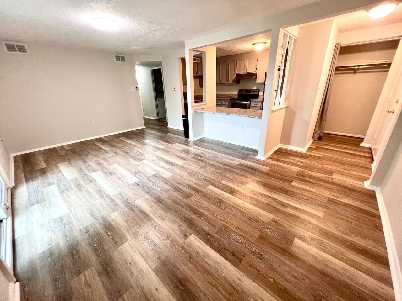 6221 Patrick Henry Dr - Photo 2 of 29