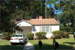 featured image of 406 E College St