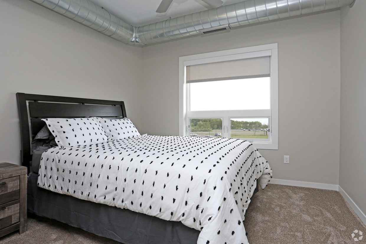 320 North - Photo 3 of 12