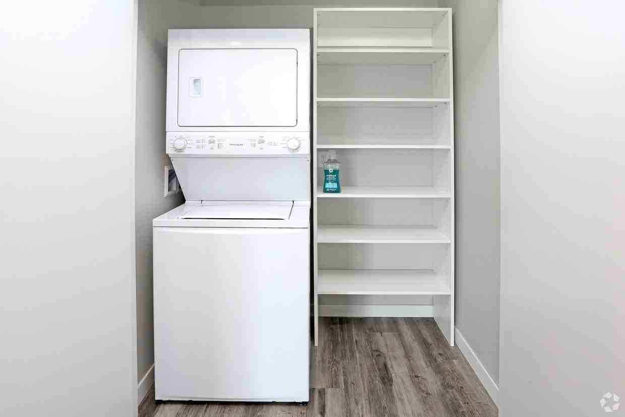 320 North - Photo 4 of 12