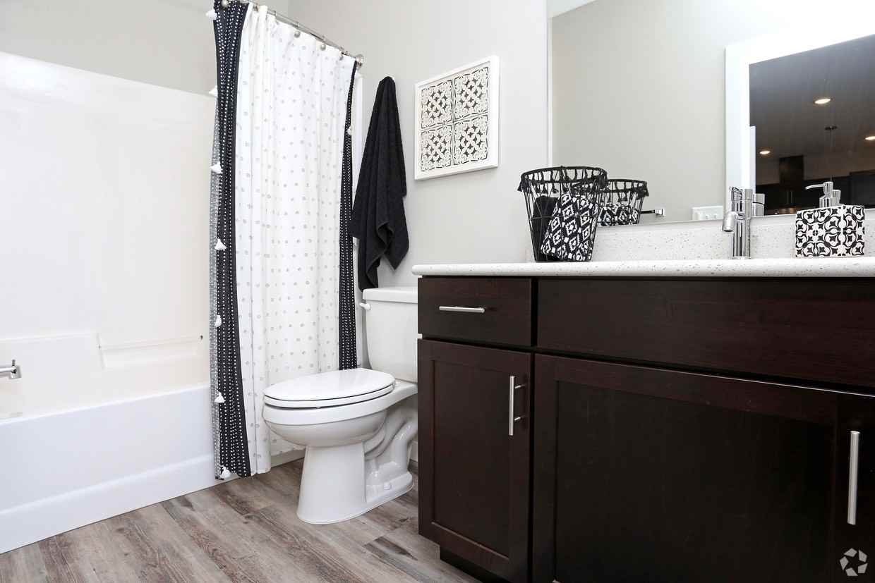 320 North - Photo 6 of 12