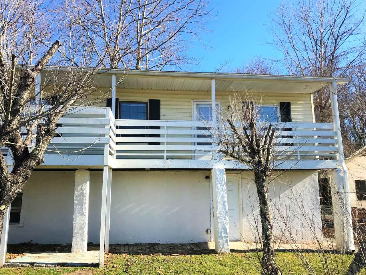 1226 Martin Circle - Photo 2 of 17