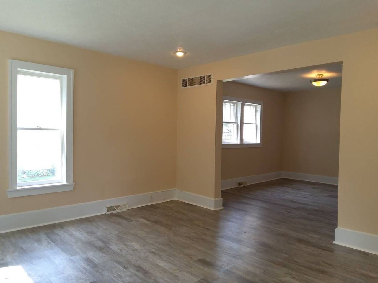203 Mill St - Photo 2 of 21