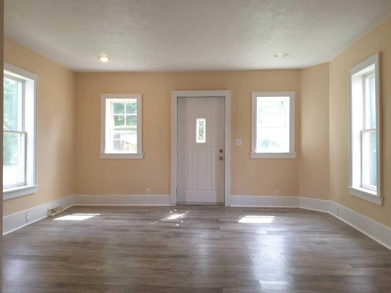 203 Mill St - Photo 3 of 21