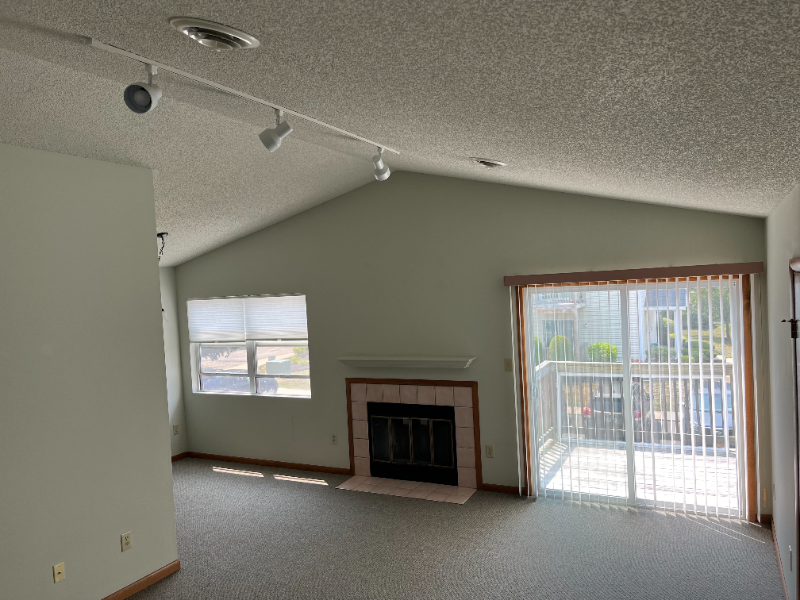 207 Greenwich Dr - Photo 2 of 10