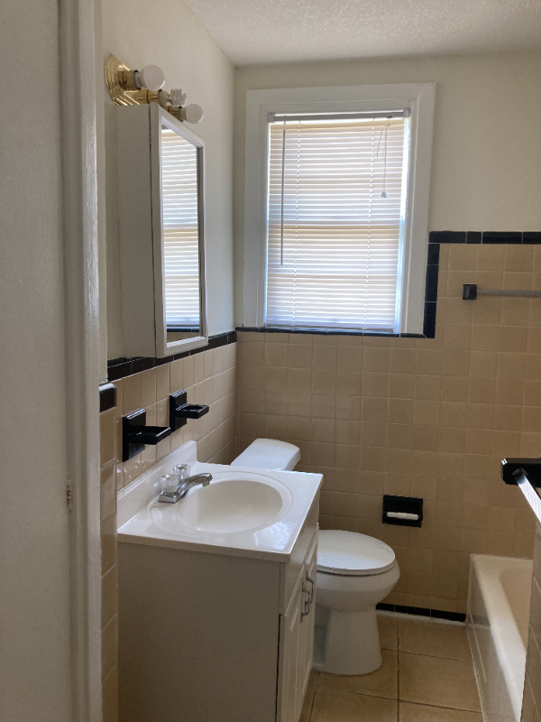 1098 Cherry St #4 - Photo 6 of 8