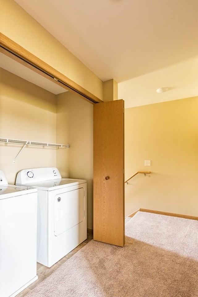 Pine Grove Estates Townhomes 1 - Photo 6 of 10