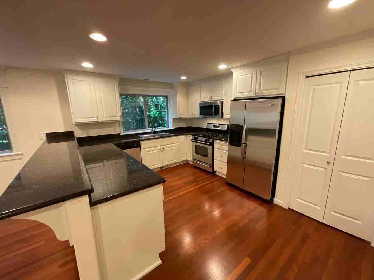 2110 Warren Ave N - Photo 5 of 16