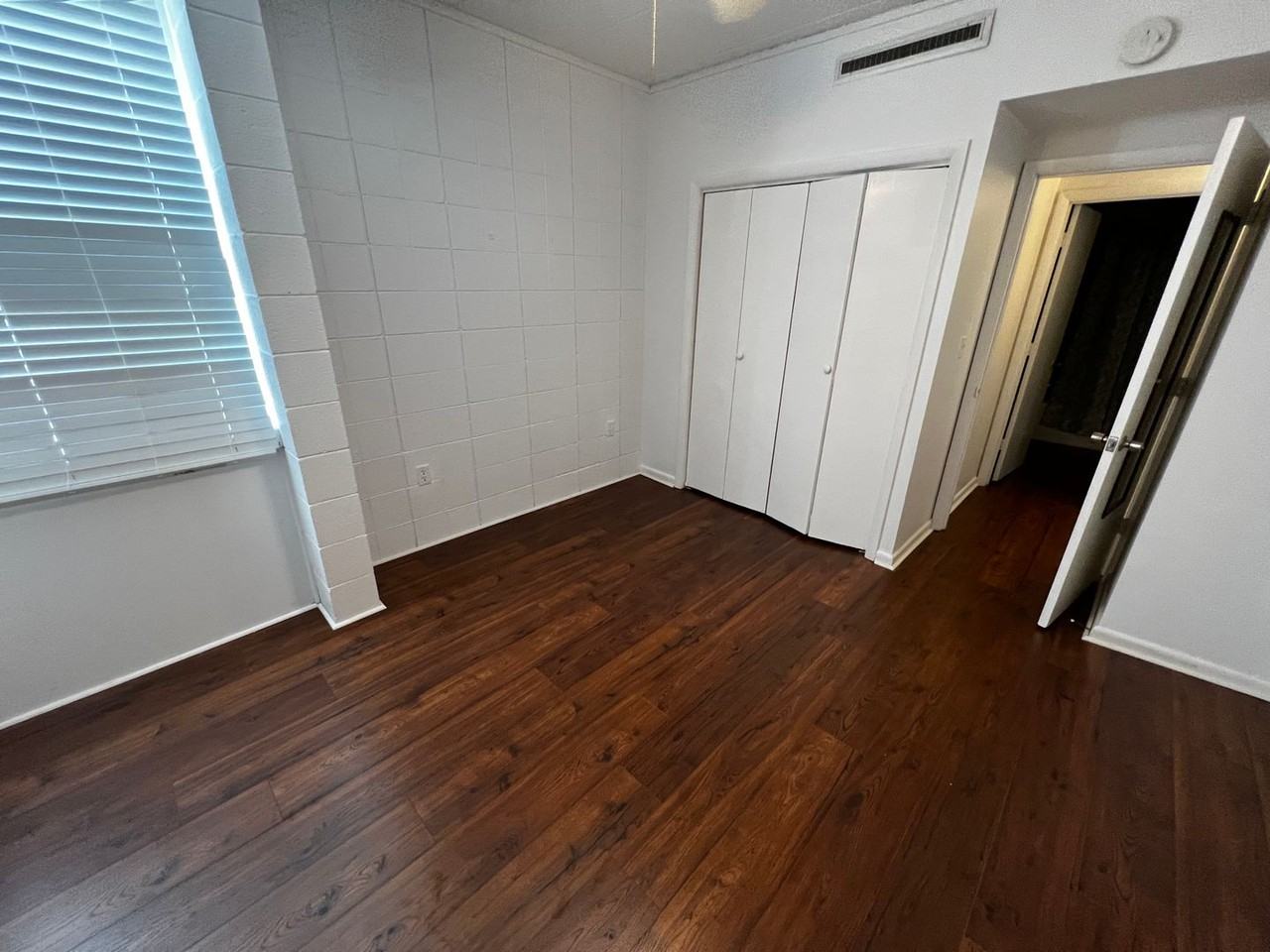 902 Brightwood Manor Dr #1 - Photo 4 of 8