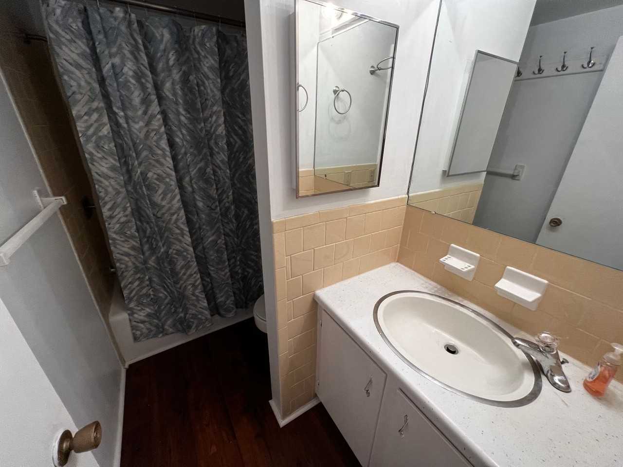 902 Brightwood Manor Dr #1 - Photo 6 of 8