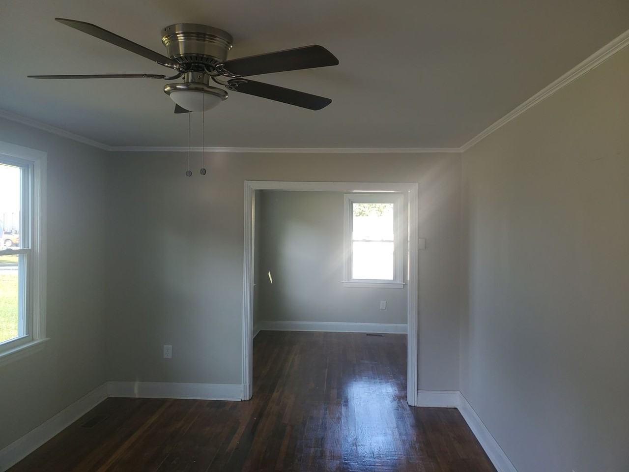 105 Peachtree St - Photo 2 of 9