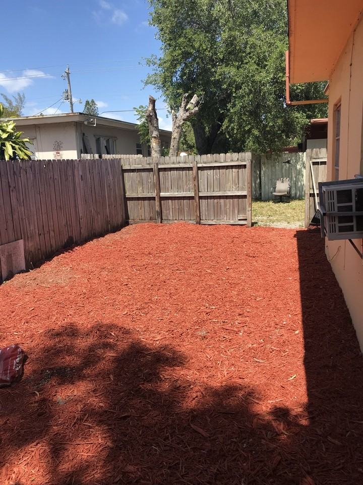 1309 Northwest 3rd Court - Photo 4 of 9