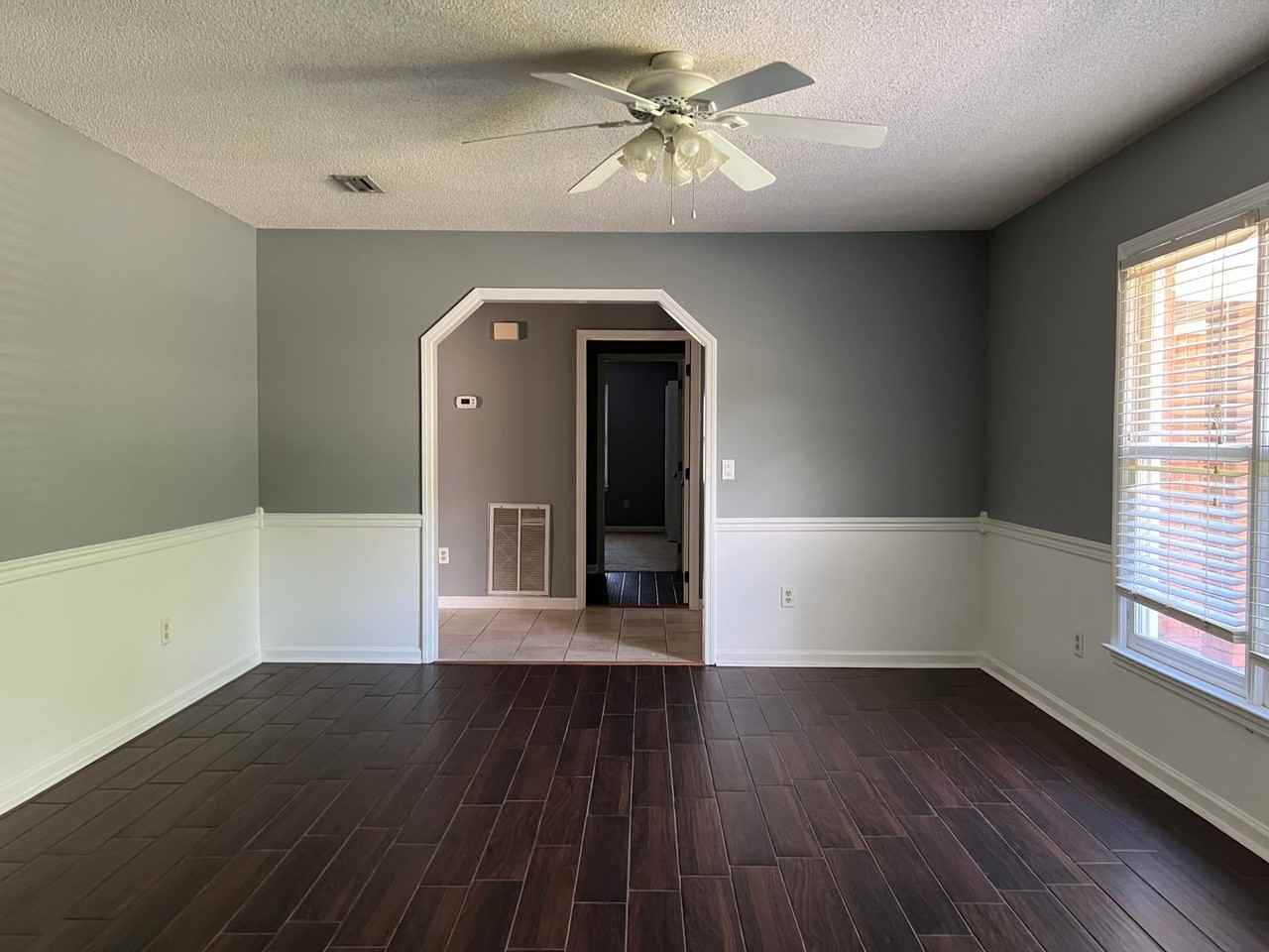 114 Windmere Dr - Photo 4 of 28