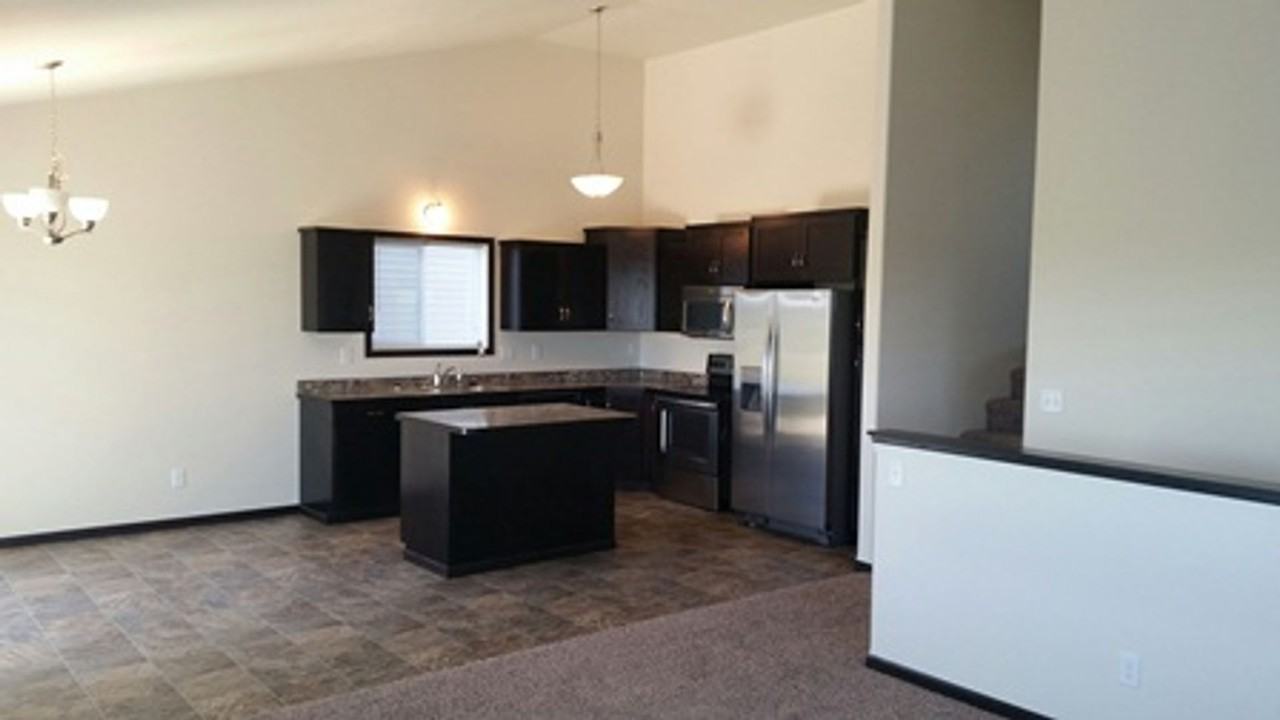 5922 57th Ave S - Photo 5 of 10