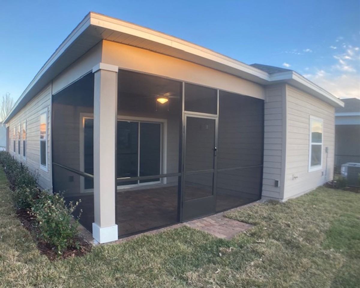 570 Tynes Blvd - Photo 4 of 50