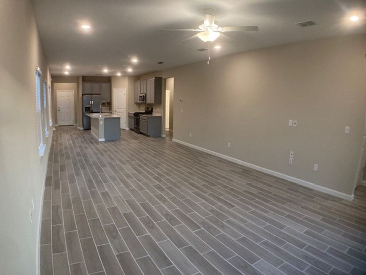 570 Tynes Blvd - Photo 7 of 50