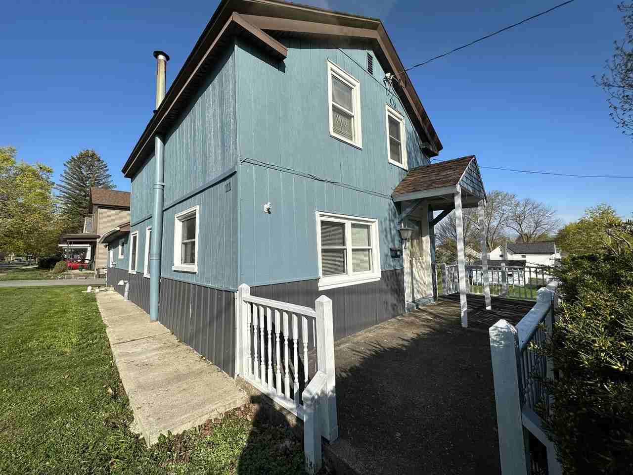 111 Erie St - Photo 6 of 27