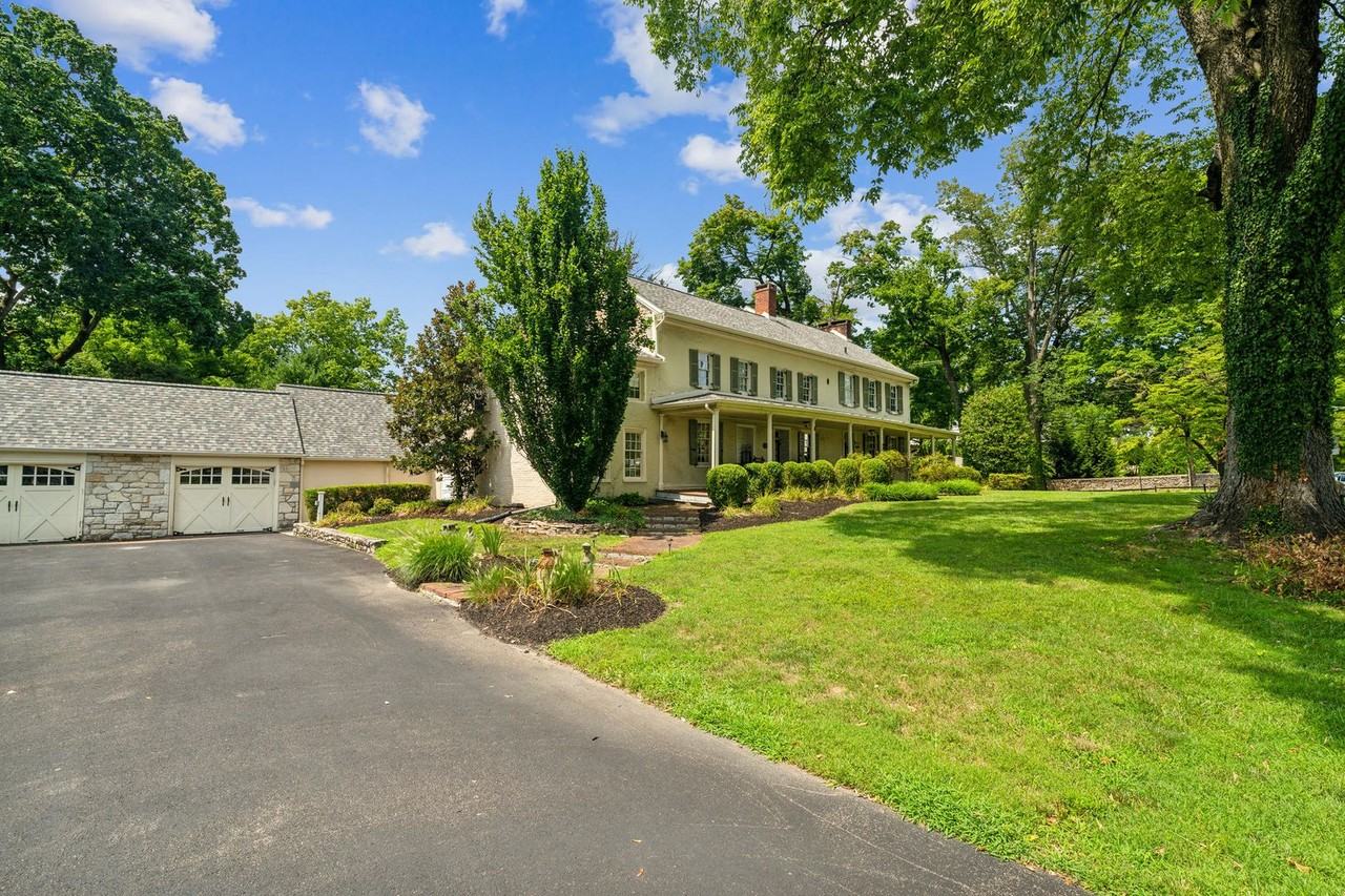 3141 Spring Mill Rd - Photo 3 of 39