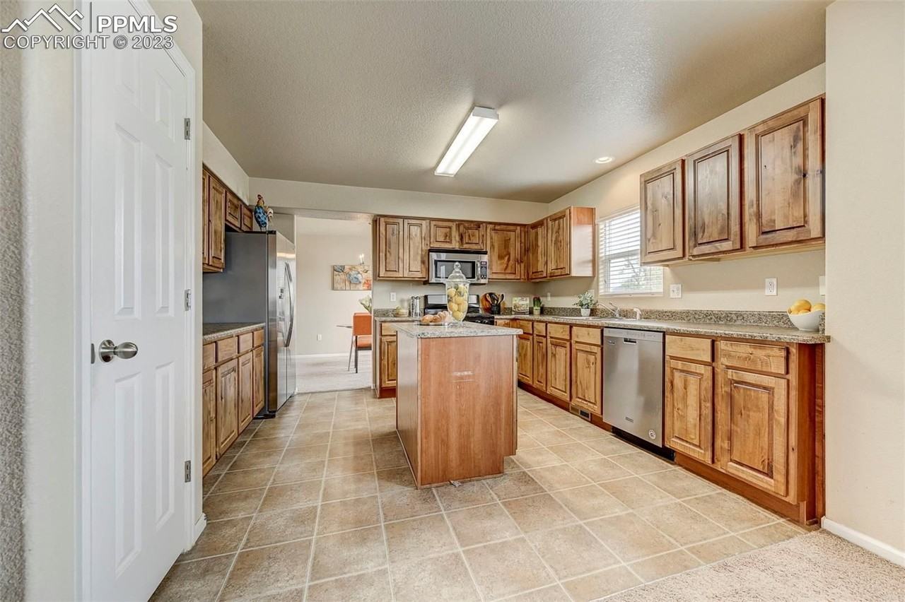 7106 Josh Byers Way - Photo 7 of 16