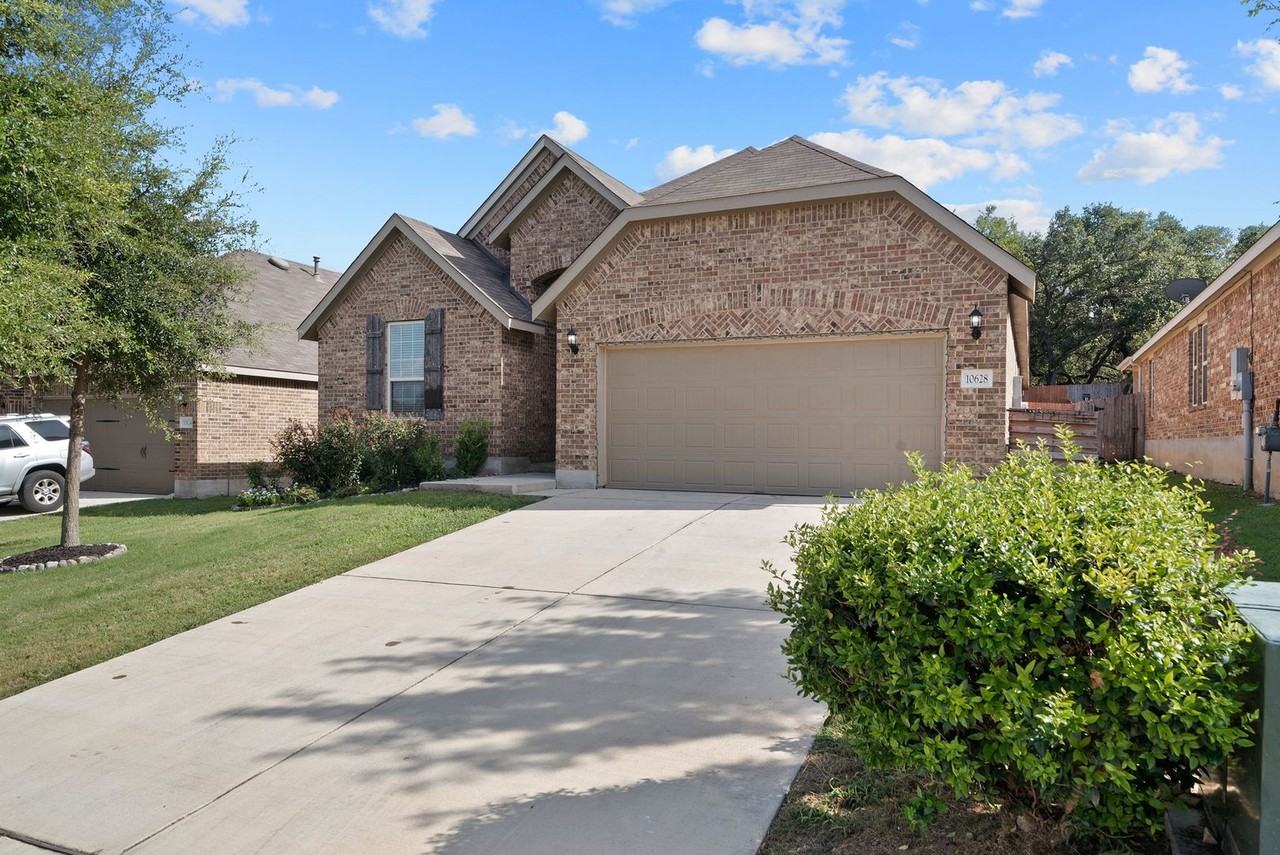 10628 Hibiscus Cv - Photo 2 of 25