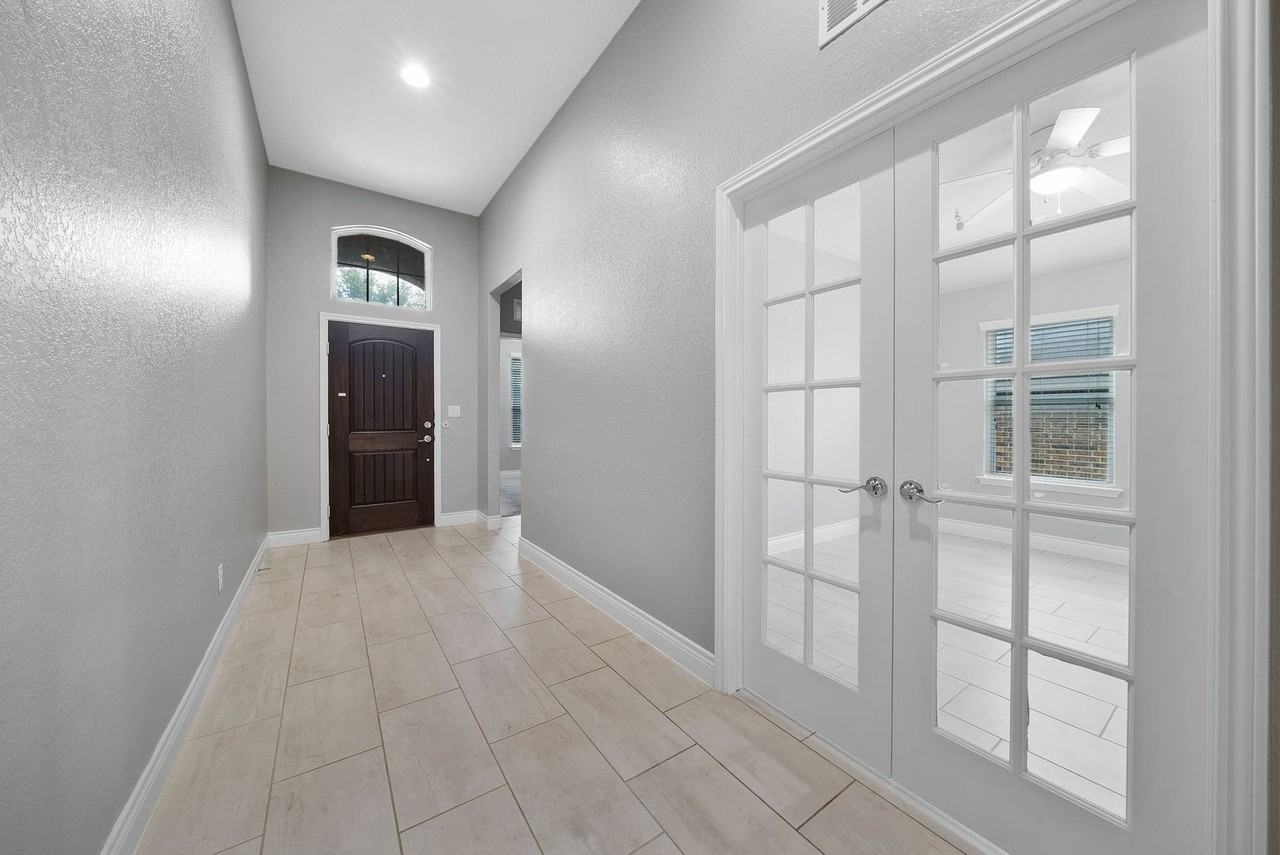 10628 Hibiscus Cv - Photo 3 of 25