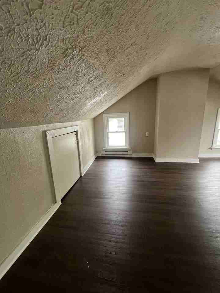 316 N 2nd St - Photo 5 of 10