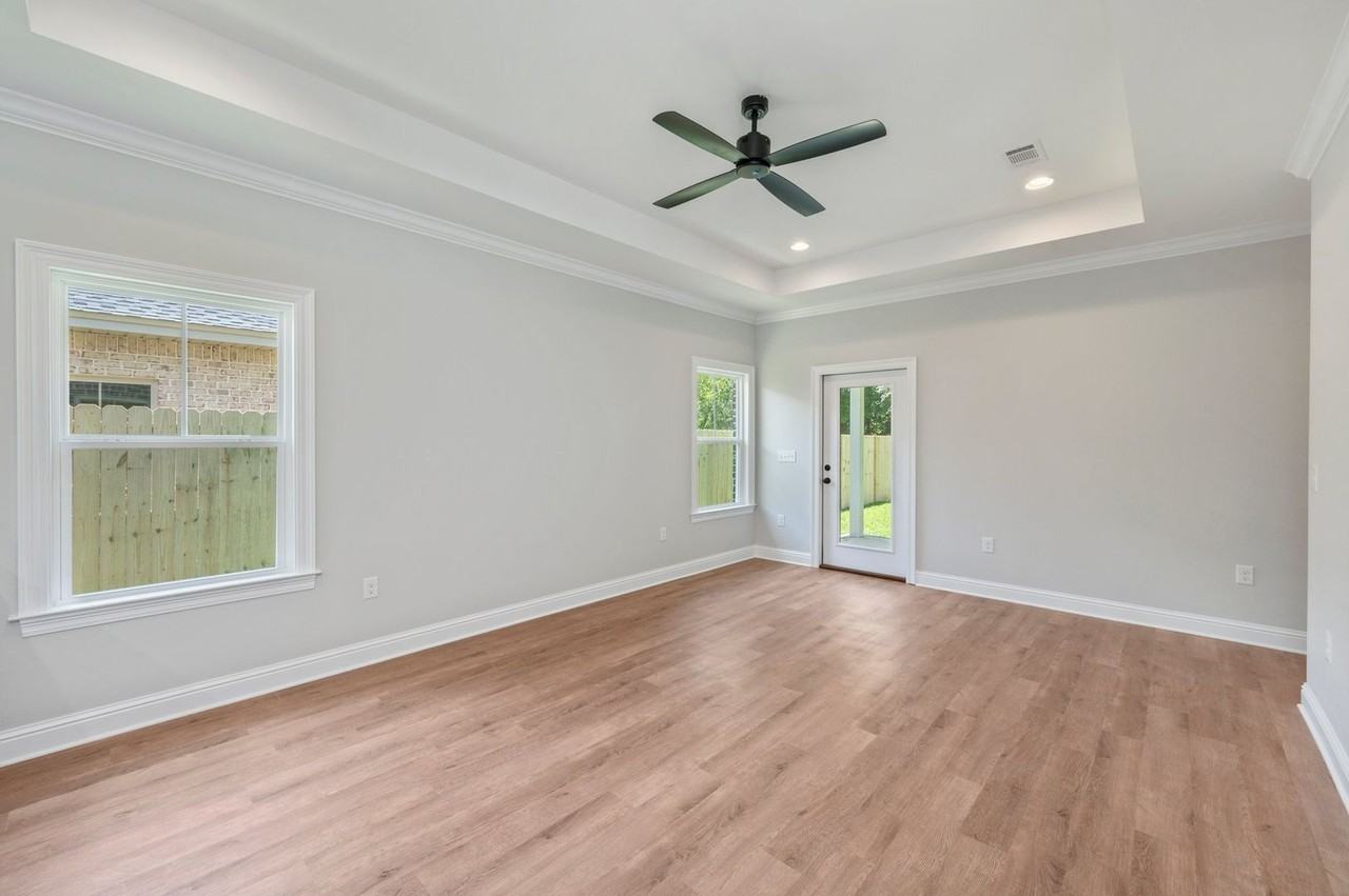 1404 Hickory St - Photo 7 of 43