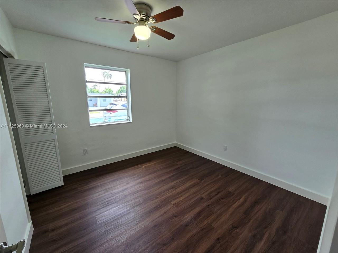 10981 Sw 44th St #NA - Photo 2 of 12