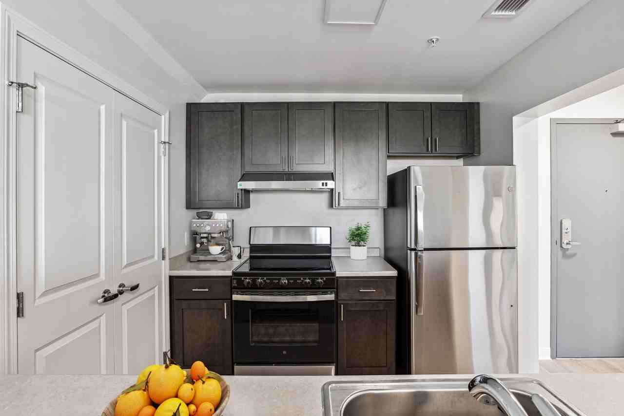 Shoreline Grove - Photo 3 of 18