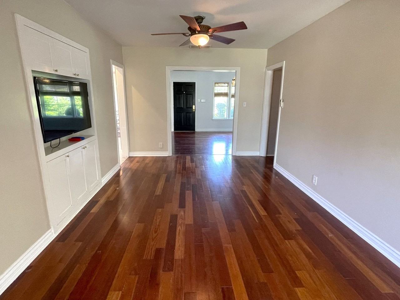 6954 Encino Ave - Photo 7 of 10