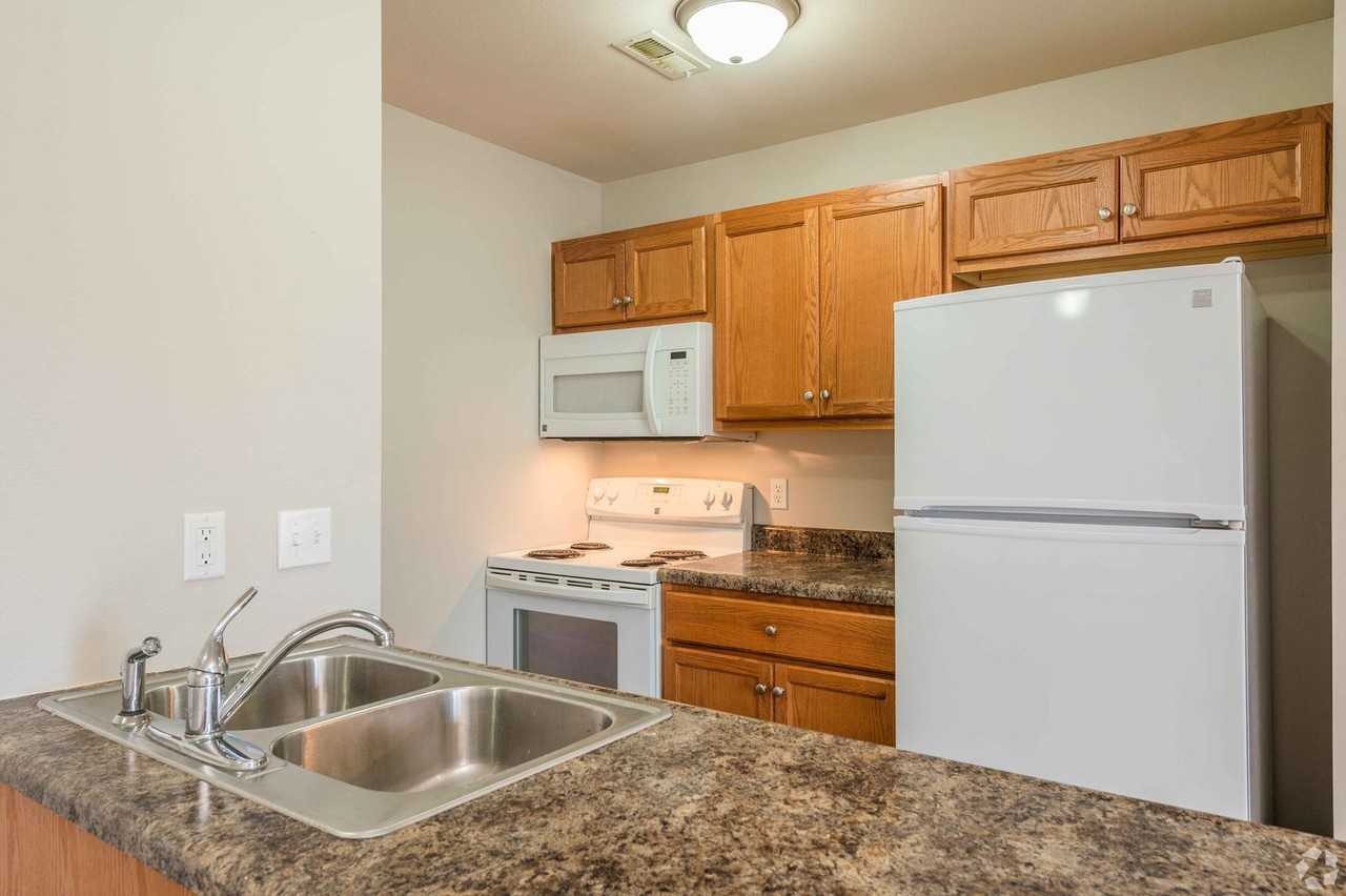 Brenlee Haven Apartments - Photo 6 of 18