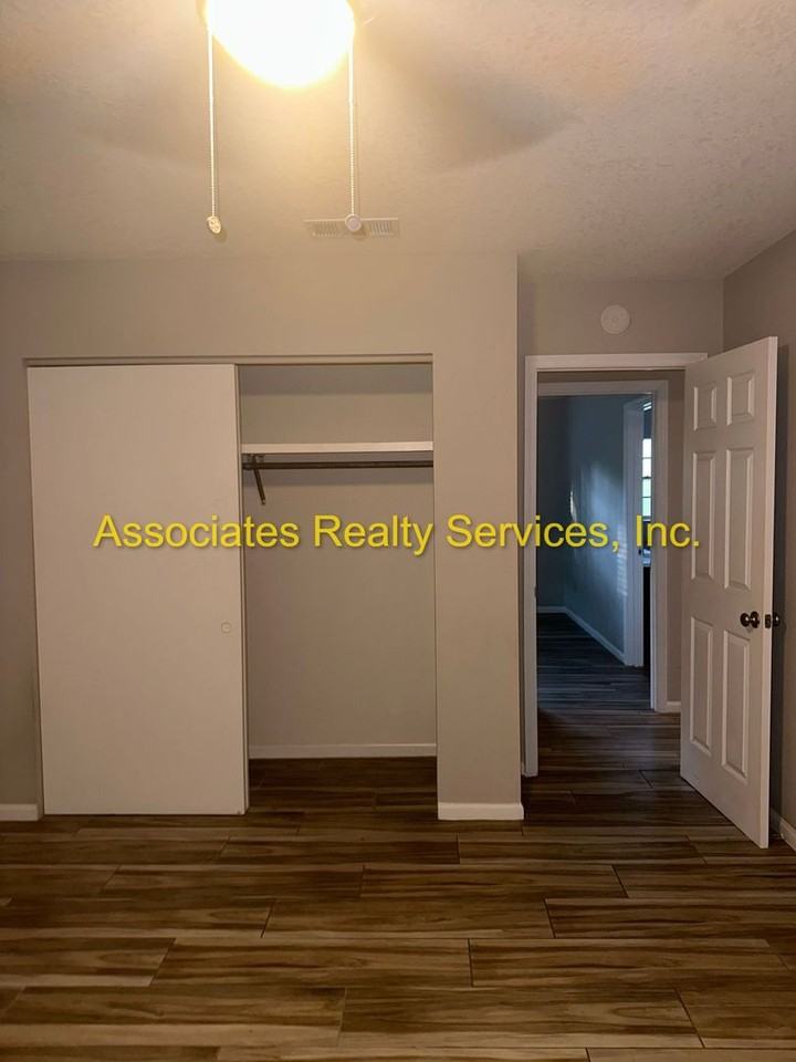 11221 Sw 24th Ave - Photo 6 of 25